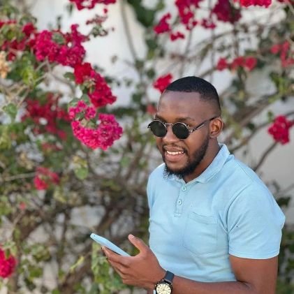 MAY THE VYB BE WITH YOU 🚀
📽 |Creative Director @dailyplanet_zm
🔗 |•Lifestyle •Fashion •Music •Creative 🎬
Proverbs 4:23 📖