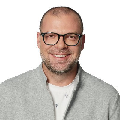 Créateur et coordonnateur de contenu numérique pour RDS avec un sens de l'humour particulier. Contact: michel.laprise@bellmedia.ca