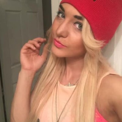 pansexualfcktoy's profile picture. she/her  your favorite bendy college babe