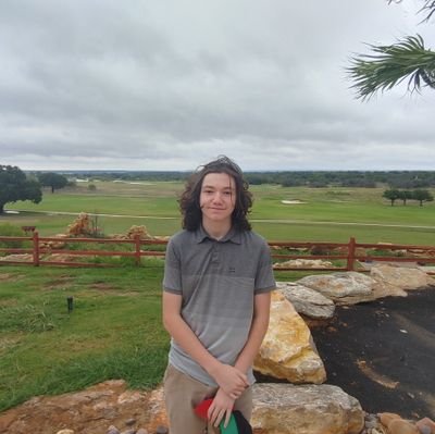 Subscribe to my youtube channel, if you like my videos.
(Hatch3tman playz
I also would love to be a big voice actor soon❤ DMs open