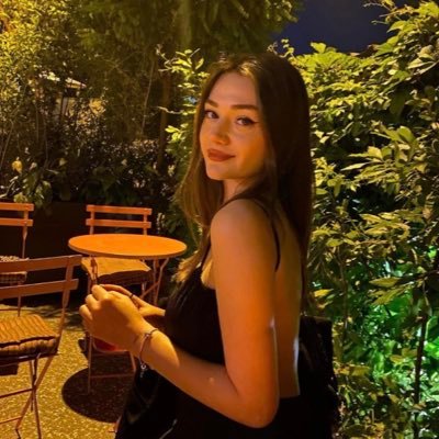 zezey3435's profile picture. 