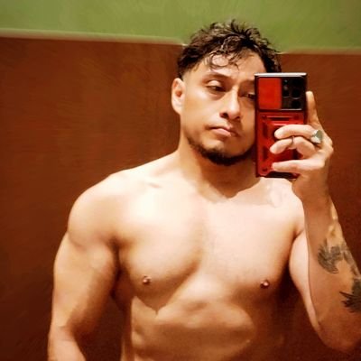 Jonypv7's profile picture. 🏖️🍷🏳️‍🌈🍆🥯😋