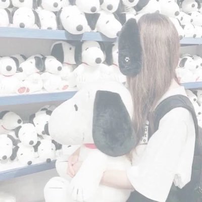 ゲーム大好き女子🎮/おしゃれ女子になりたい💄/人懐っこい生き物です🥰/お口強め女子🤫/リヴァイは旦那(눈_눈) /コスメ好き