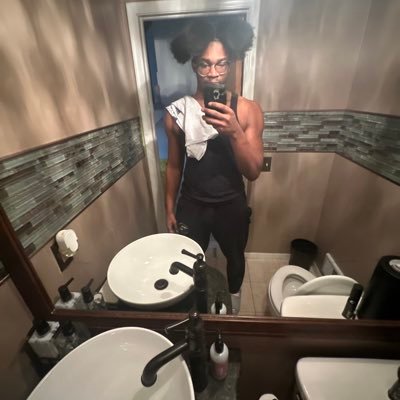 GPN”23 🏈 🤼 email: dupreemen84@gmail.com TE Davenport University