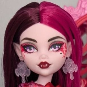 L1z_Lizzie's profile picture. SS5 Draculaura will be mine.
