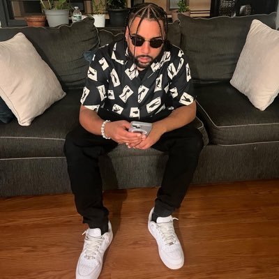 sogladimnotyouu's profile picture. #S1