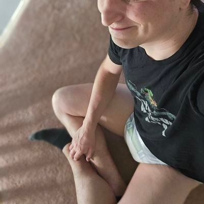 28 🏳️🌈 Just a kinky nerdy guy stumbling through life DMs Welcome. 18+ only.
JFF: https://t.co/Jz8ncYUmxc