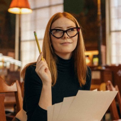 The Girl With The List 📝 reminding you to take your birth control