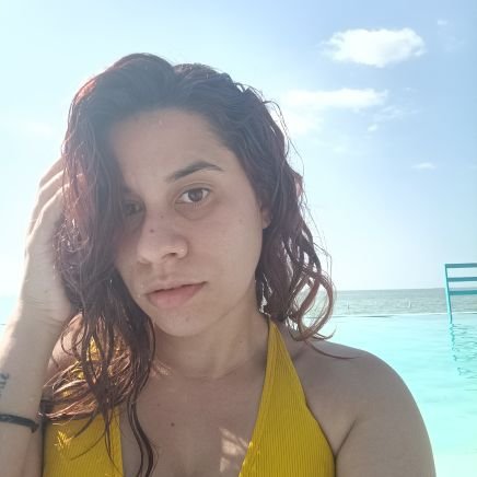✍️Escritora
📄Periodista
💻Trabajólica
🥇1 er Premio en la 11 va edición del Concurso de Microcuentos de Banesco