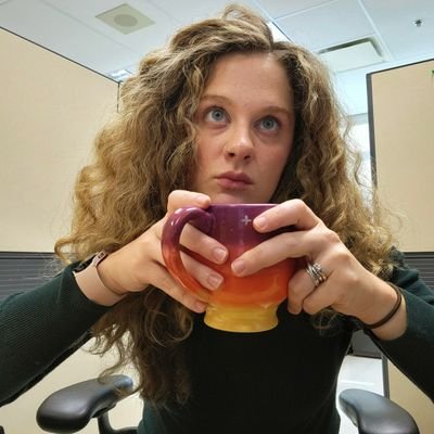 leahmacintired's profile picture. alright