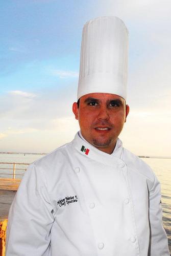 ChefHecPalacios's profile picture. Chef Héctor Palacios Estrada originario de La Paz  B. C. S. estudió en la ciudad de México y se especializó en cocina Mexicana, Francesa.