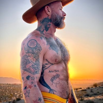Your favorite dads favorite dad. DM to collab https://t.co/kyoUKyVcOJ