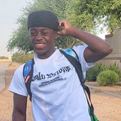 Football Player @ Mountain Pointe High School Class 2028
RB/Slot #33 - Varsity
https://t.co/V0TfavWYCs