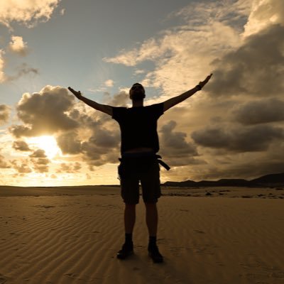 Music 🎶 , Travelling 🧳 , Photography 📷, Food 🍲 , Finance 🏦 und auch mal politisch 👽🦎☀️🌊🇮🇨