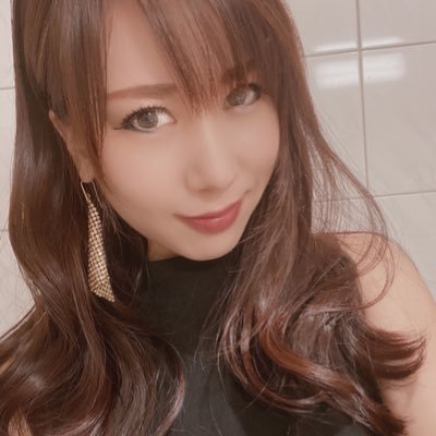 xu_tian57484's profile picture. 興味のあるお兄さんにいいねしてます♡　恋愛相手受け付け中❤　一旦メッセで待ってるよ