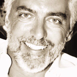 SamueledeLuca's profile picture. Curioso imprenditore della comunicazione.