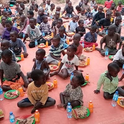 Volunteer PUTTI Muslim charity organization-I serve Allah daily-🇺🇬 Uganda Africa-Humaniterian work👩🦰👩🦰👳👳♥️♥️♥️♥️♥️♥️♥️♥️♥️♥️♥️♥️