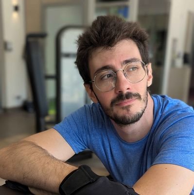 Streamer sur Twitch.
Réalisateur et co-scenariste de Jencyo Rêva chez Fhonirium.
Développeur/Game Designer