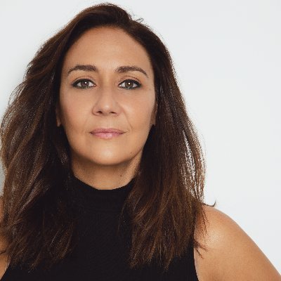 Directora de cine y teatro, guionista, dramaturga, actriz, productora y socia de LA BELLOCH TEATRO S.L. y exprimidora de buenos momentos en la vida