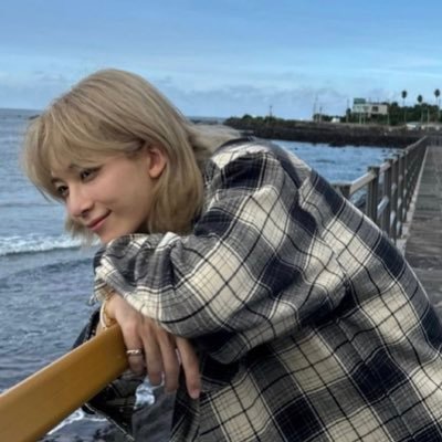 j_svt1004svt_h's profile picture. 九州の陽だまりでジョンハンを見守るハルモニ系CARAT໒꒱ いつでも心に윤정한、愛がちょっぴり重たいのはご愛嬌。 13人みんな大切だけど、じょんはんさんは特別な存在。 マニモゴ唱えながら現場主義貫いてます。 638日間、コンセントの前でそっと正座中🔌 #ハニの充電待ち ｼﾞｰｰｰｰｰｰ