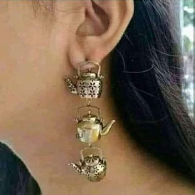 كل شيء ناقص إلا أنا مكتملة بي …،،،،،،،،، …. فلا حاجة لي دوني