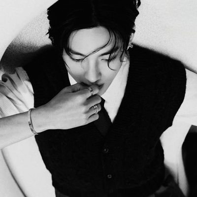 viccmyles's profile picture. smoking kills you, but we were born to die anyway.