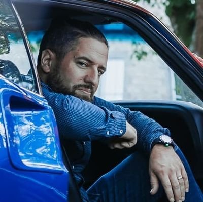 Ingénieur/Dev, secouriste, motard, enseignant vacataire, et même parfois mari
(j'ai bougé sur Bluesky, je vous invite à en faire autant 😌)