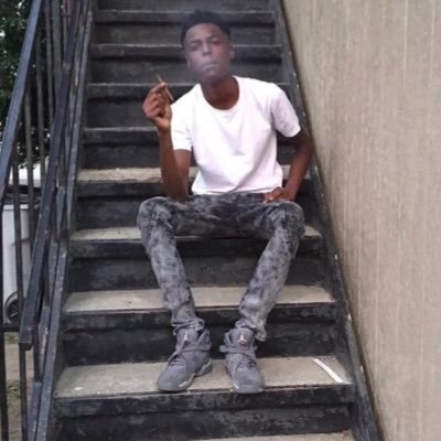 ChamberlainAve's profile picture. when you dont 😕know, dont speak 🤫as if you do😈