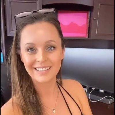 am been looking for my soulmate someone who is exciting and adventurous that has a great sense of humor.also love to kinky world I’m into bdsm