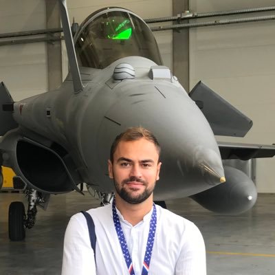 Pj_Targaryen's profile picture. « Qui ose gagne ». Politiste 🎓 Analyste | 28 ans | 🇫🇷🔥