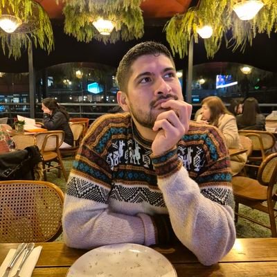 Em_007's profile picture. Bioanalista y papá luchón 🐶🐱