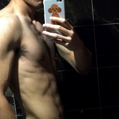 192/180 17cm前篮球运动员，单身未婚。