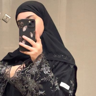 jixo22's profile picture. happiest depressed person 🧍🏻‍♀️