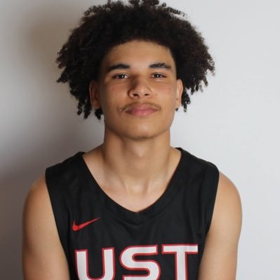 itzDaviddd1k's profile picture. 5’7🔸145lbs🔸’28(G)🔸Cypress, TX🔸GPA:3.8🔸@USTceltsMBB