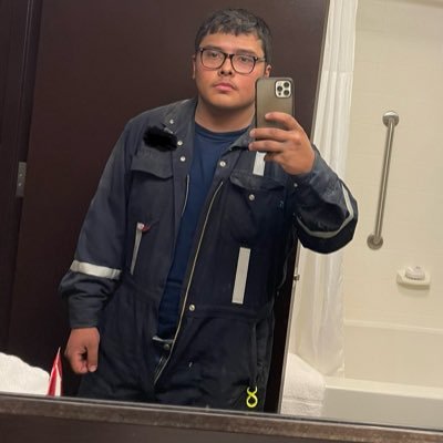 ObeyLinux's profile picture. yo live it bro