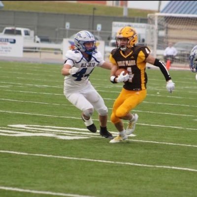 Bphs-2026| football, basketball, and track. 5,8|150lbs, bench 210| squat 330|clean 200| vert 30 inch| 3.18 gpa