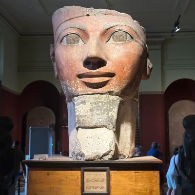 hveew35582663's profile picture. 愛自己，才能愛別人