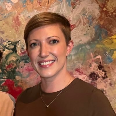 Me? I'm a storyteller, writer, editor, corporate and executive communications enthusiast, em-dash advocate, and media glutton with a make-it-happen attitude.