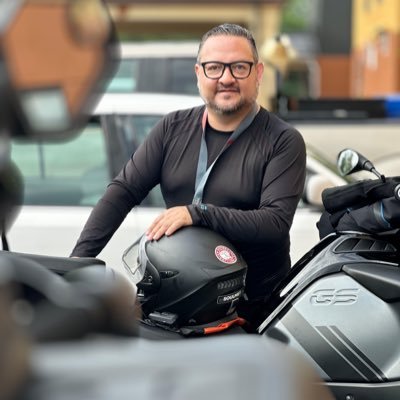 Secretario Ejecutivo del @IEEHidalgo 2018-2022/ Consejero 2015-2018/ Maestro en Derecho Político Electoral por la @ELDPuebla /motociclista/Fan de la vida/ 🧳🏍