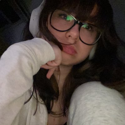 24 | Twitch Partner | Proud cat lady, slightly addicted to loa | email: fannsybusiness@gmail.com