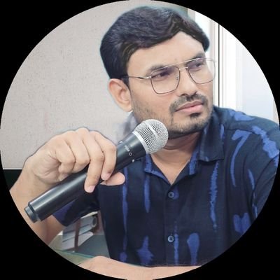 Sushilnath1's profile picture. जीने का अर्थ है अतिक्रमण करना
किसी न किसी क़ानून का अतिक्रमण करना
कोई विकल्प नहीं है