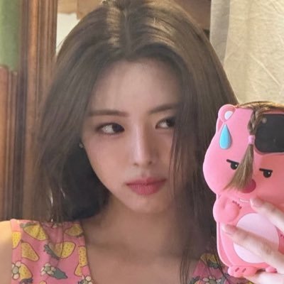 yunatshay's profile picture. i like itzy, yuna 🐰🐰