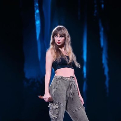 your typical sagittarius ✨ eras sg n2 ✨ #seniorswiftie since teardrops ✨ corporate slave ✨ i fb 💕
