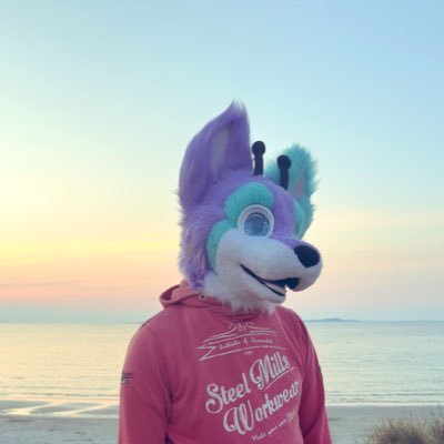 A silly snep from Norway c:
- Discord: hunnyvrc -
- VRChat: Hunny~ -
- VR: Vive & FBT -
- Bi 🩷💜💙 -
