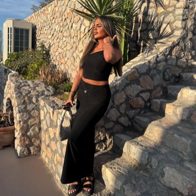 laurenn_megann's profile picture. 