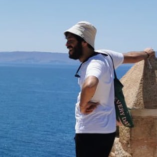 lzzzzam's profile picture. building freedom from my laptop