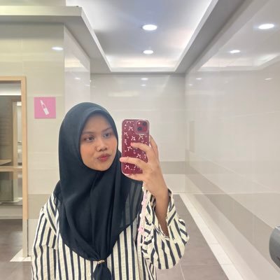 alnisaaaaa's profile picture. 