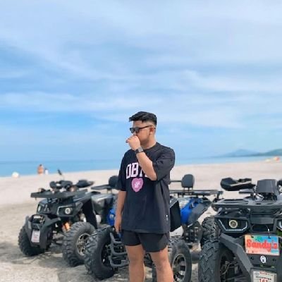 jielmicko's profile picture. At my happiest ll rrnmchllrc ll