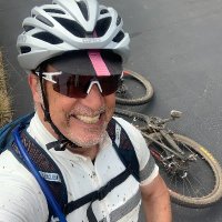 Hunky guy on a bike 🚲 🍻 🥓 📚 (@murphymack) 's Twitter Profile