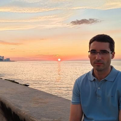 Doctor en Derecho. Vicepresidente de @facua, luchando contra los abusos desde su equipo jurídico. Fan de Bruce Springsteen, Stanley Kubrick y Stephen King.